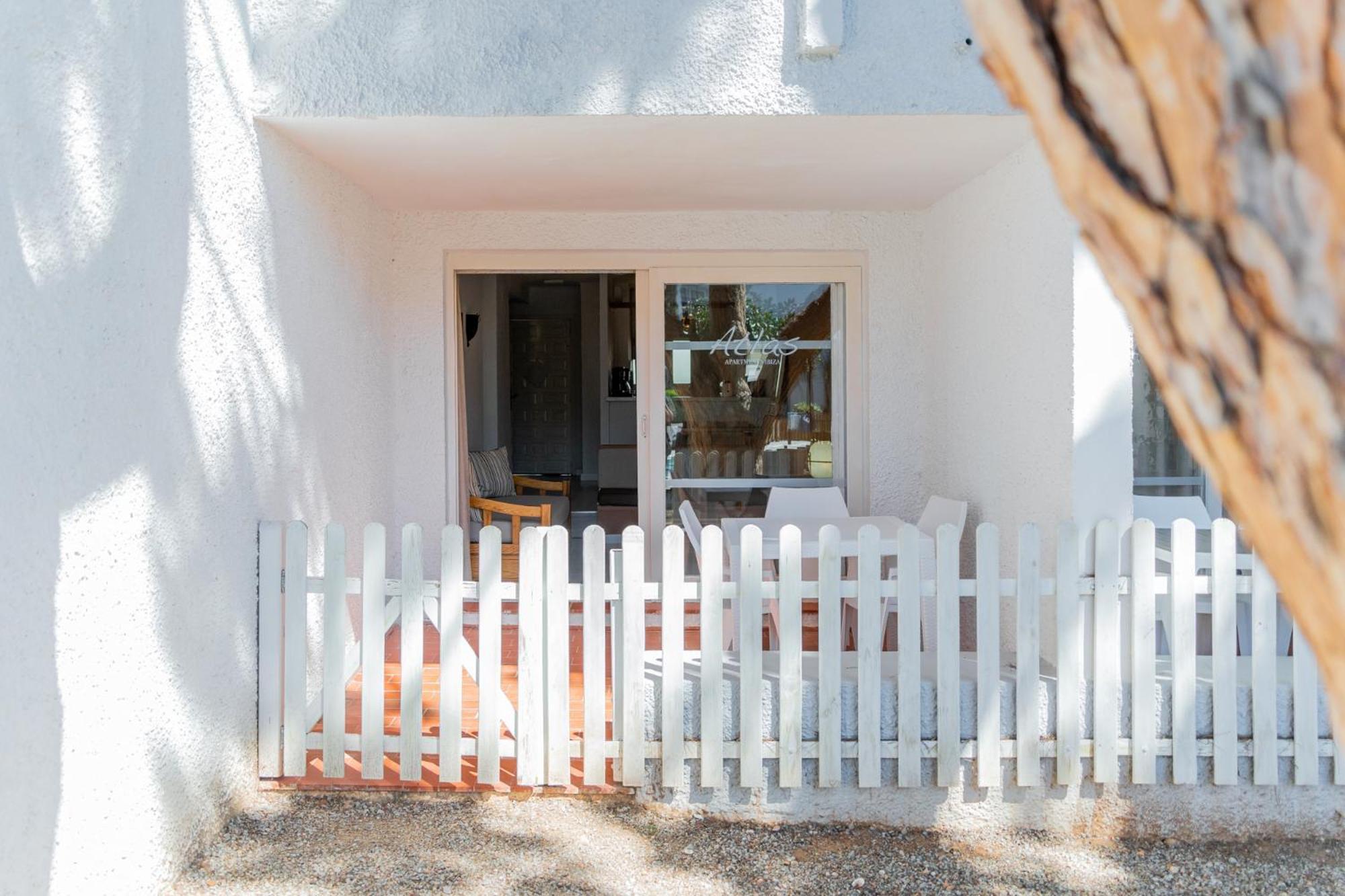 Atlas Apartments Ibiza Santa Eularia des Riu Zewnętrze zdjęcie
