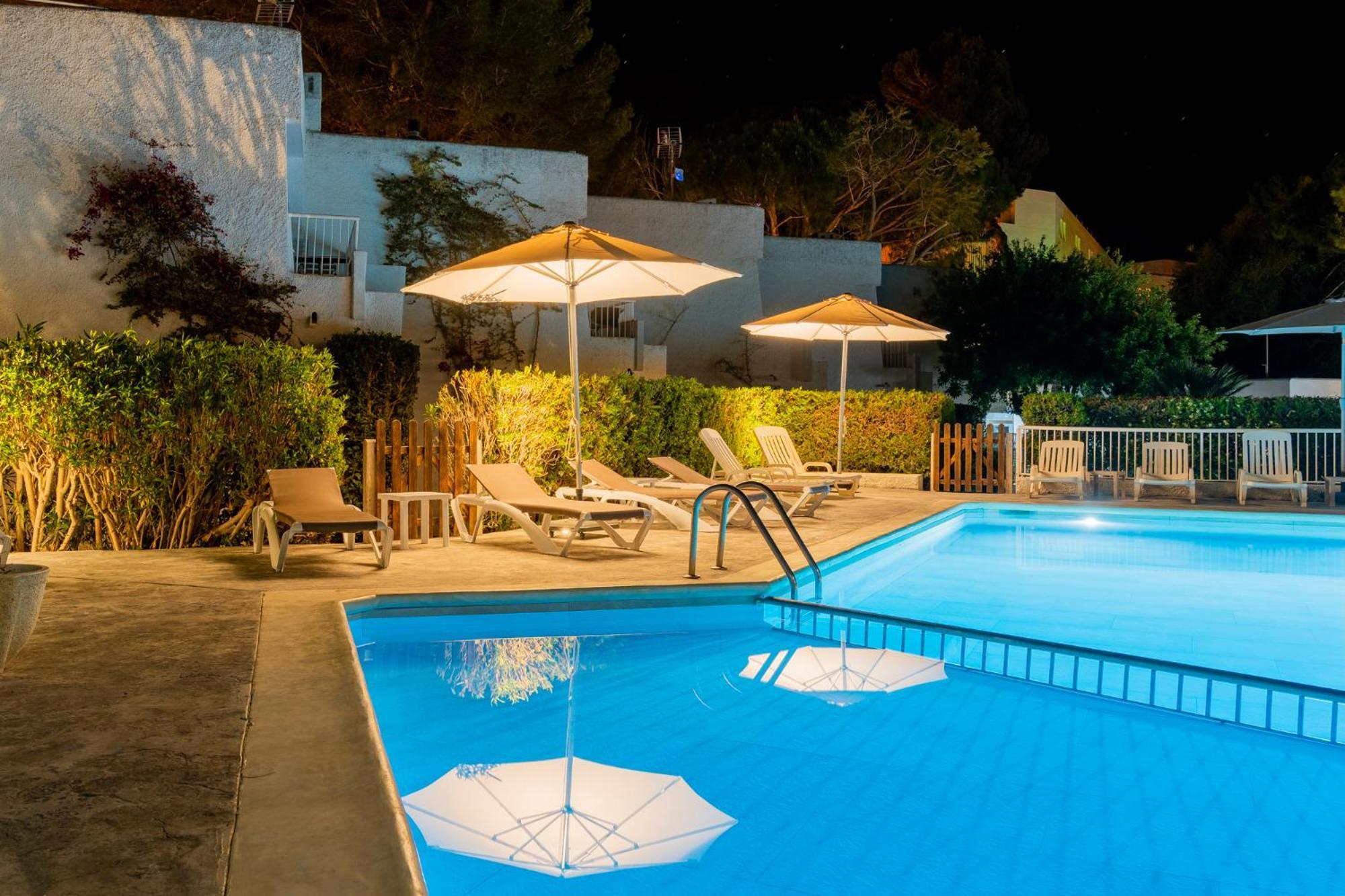 Atlas Apartments Ibiza Santa Eularia des Riu Zewnętrze zdjęcie